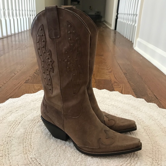 bcbg western boots